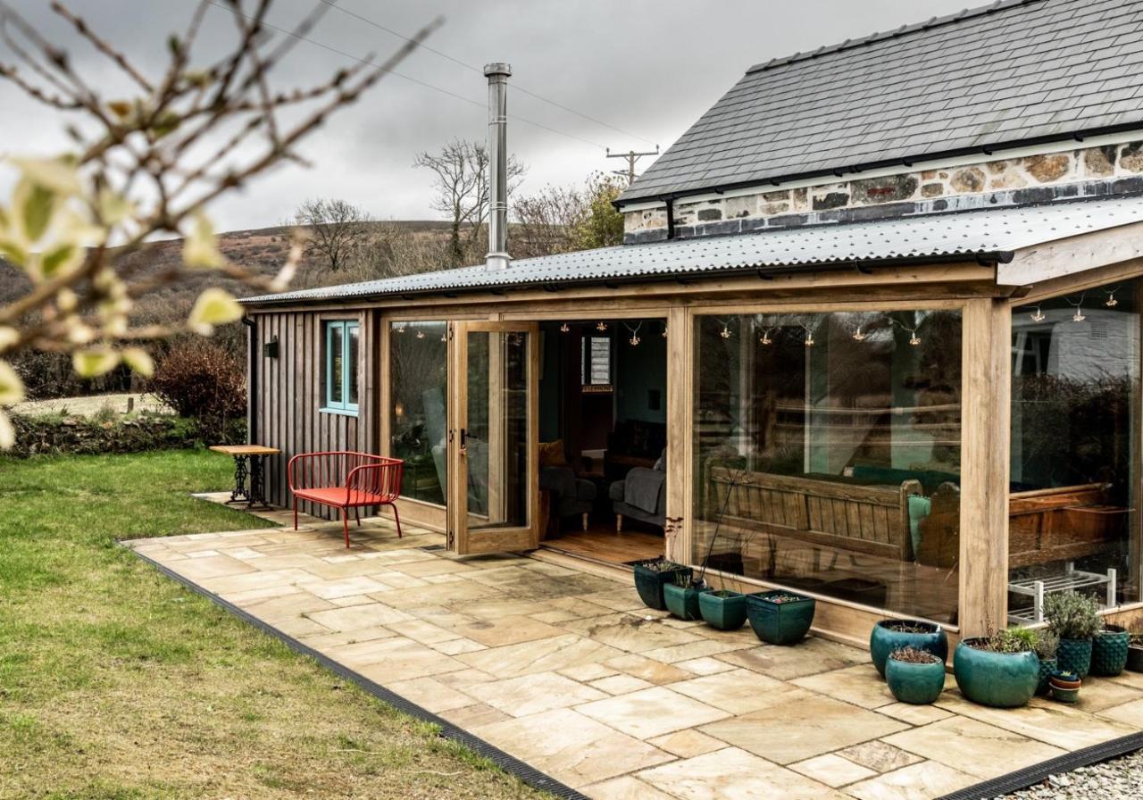 Penrhiw - A Country Cottage With Mountain Views Newport  Exteriér fotografie